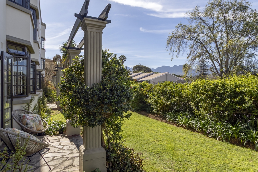 2 Bedroom Property for Sale in Roundhay Western Cape